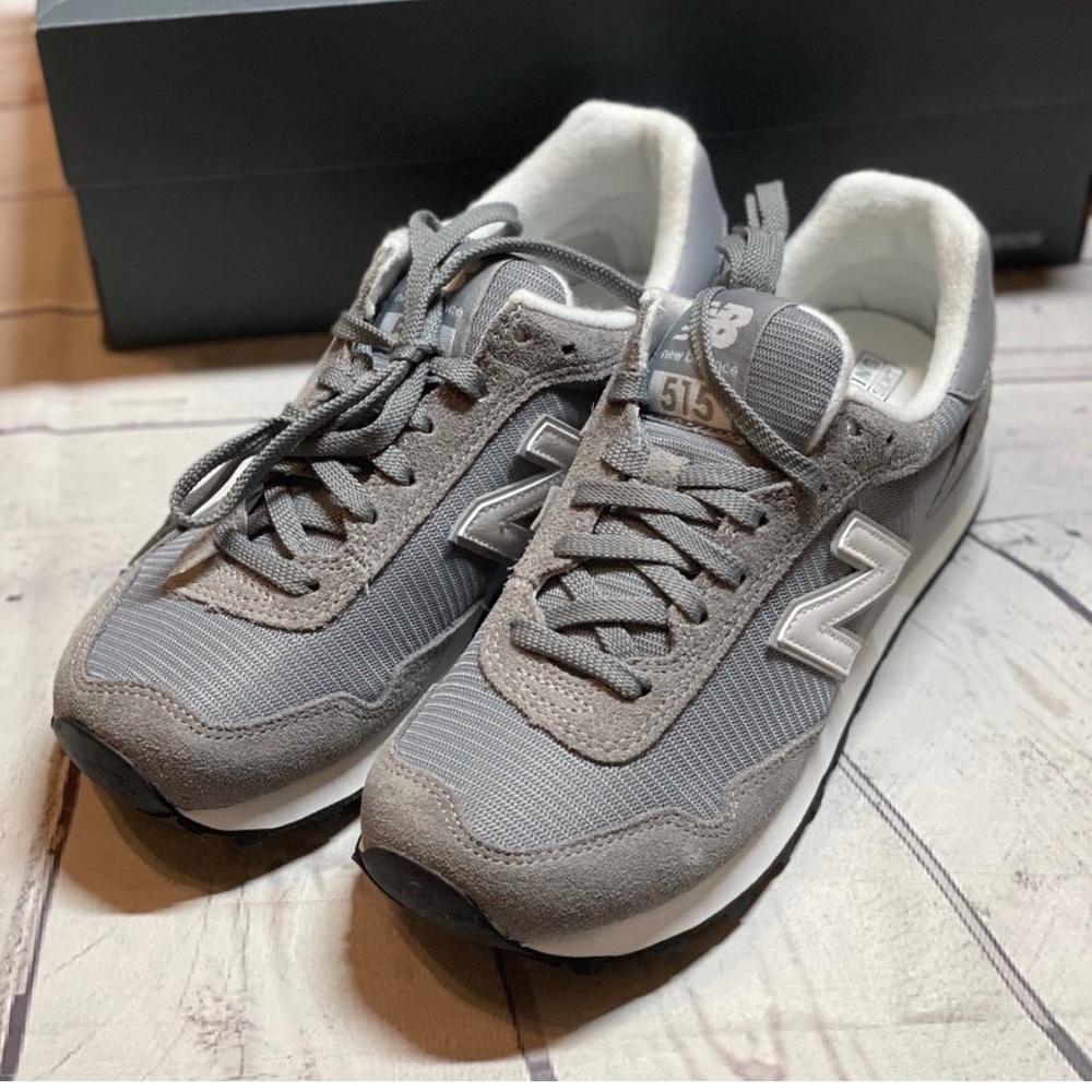 New Balance Women's Grey Sneakers 8M